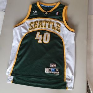 Vintage Collector 2001-2002 Shawn Kemp Jersey